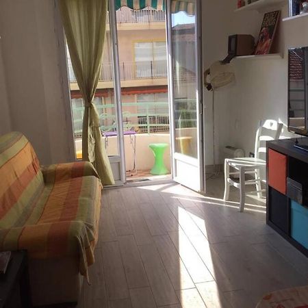 Grand F2 60Mq Centre Antibes, Proche Plages, Commerces, 2 Balcons, Parking, Train, Bus, Deco Vintage, Pet Friendly Екстериор снимка