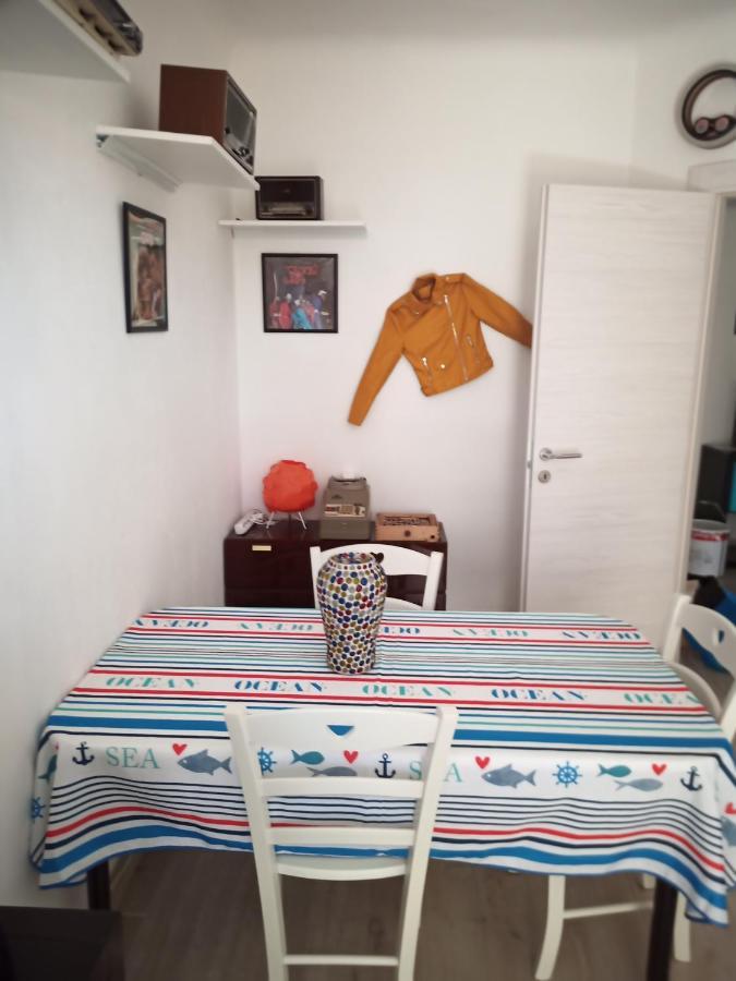 Grand F2 60Mq Centre Antibes, Proche Plages, Commerces, 2 Balcons, Parking, Train, Bus, Deco Vintage, Pet Friendly Екстериор снимка