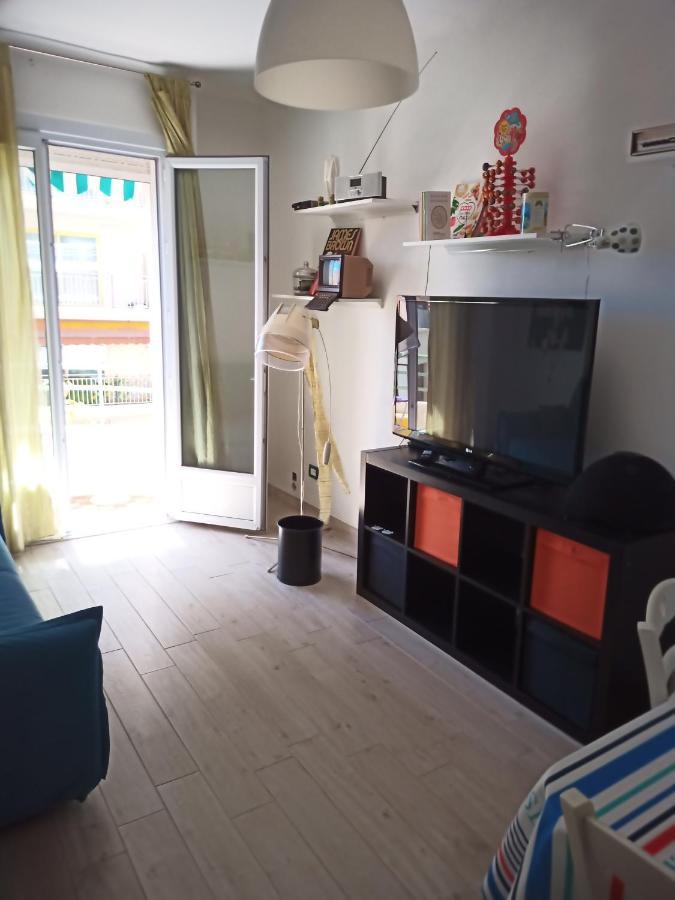 Grand F2 60Mq Centre Antibes, Proche Plages, Commerces, 2 Balcons, Parking, Train, Bus, Deco Vintage, Pet Friendly Екстериор снимка