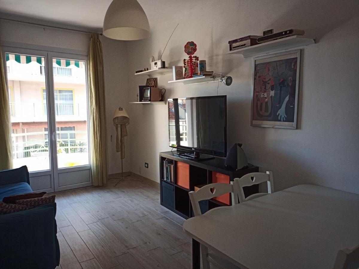 Grand F2 60Mq Centre Antibes, Proche Plages, Commerces, 2 Balcons, Parking, Train, Bus, Deco Vintage, Pet Friendly Екстериор снимка