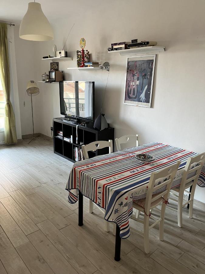 Grand F2 60Mq Centre Antibes, Proche Plages, Commerces, 2 Balcons, Parking, Train, Bus, Deco Vintage, Pet Friendly Екстериор снимка