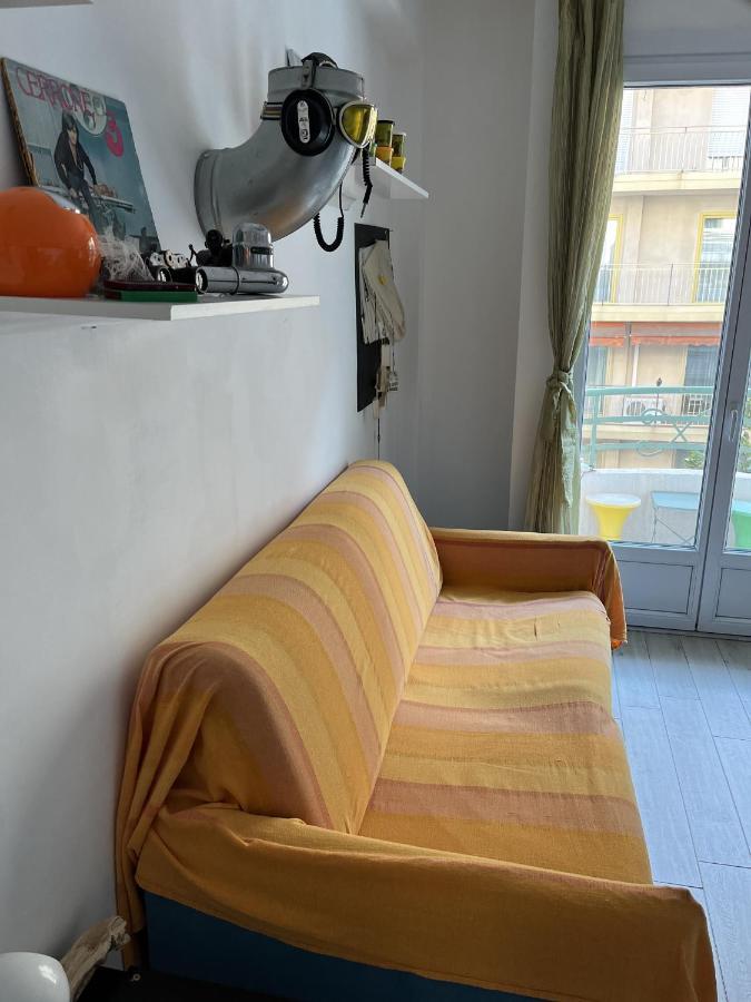 Grand F2 60Mq Centre Antibes, Proche Plages, Commerces, 2 Balcons, Parking, Train, Bus, Deco Vintage, Pet Friendly Екстериор снимка